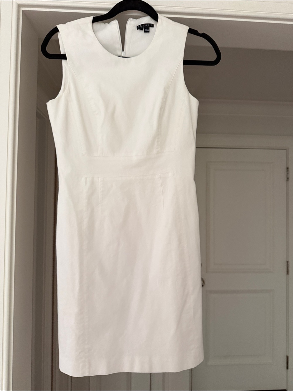 Theory Classic White Sleeveless Sheath Dress-Timeless Work & Event Staple size 2